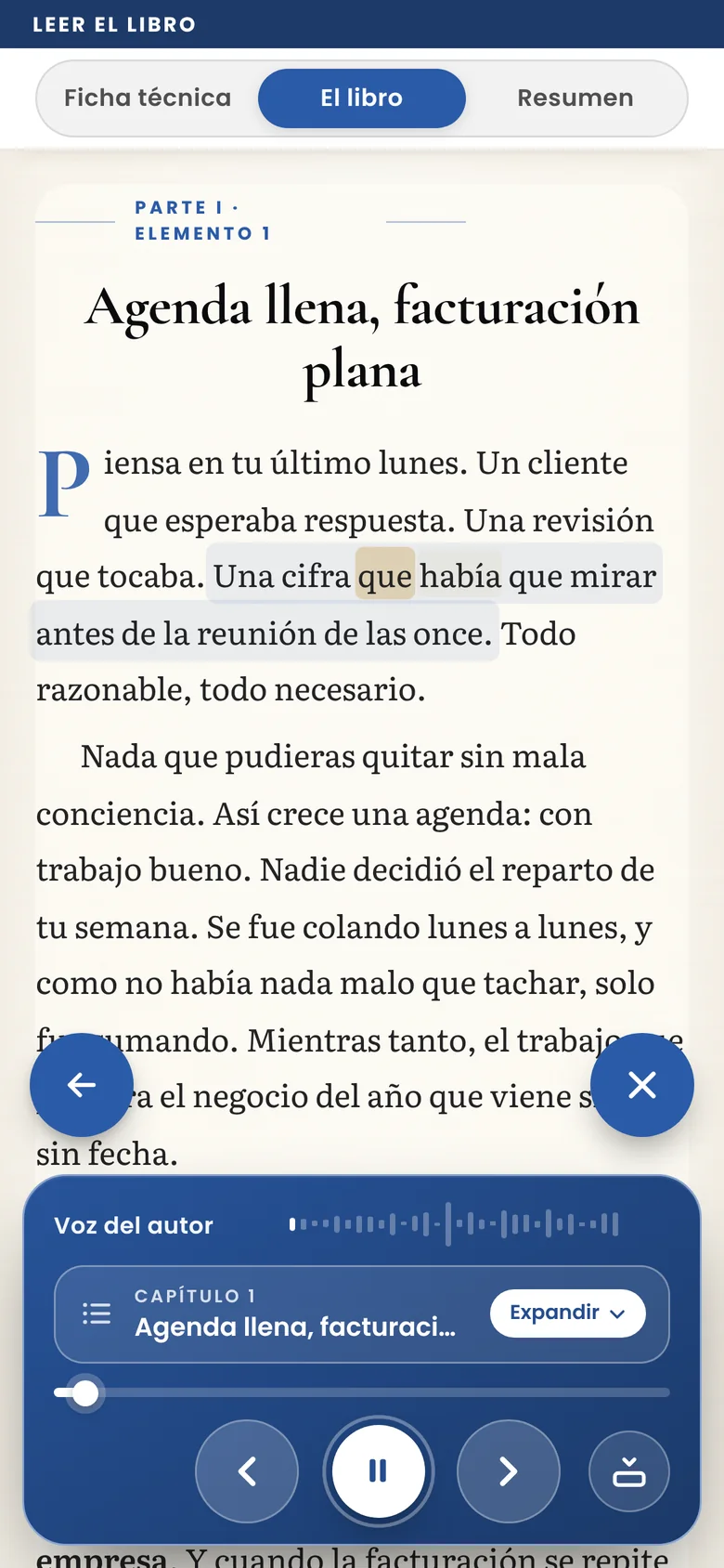 Libro abierto en la app Libros en 15 minutos con el reproductor de audio y la voz del autor